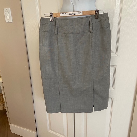 Pencil skirt w double back slit fully lined - Picture 3 of 4